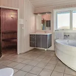 Vakantiehuis 91 With Hot Tub Otterup