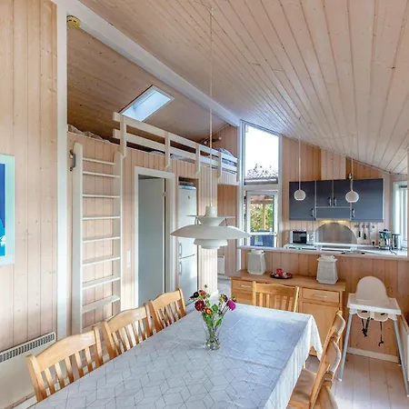 91 With Hot Tub Prázdninový dům Otterup