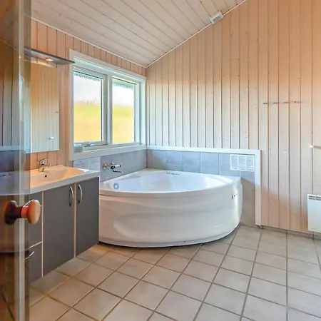 Amazing In With Kitchen