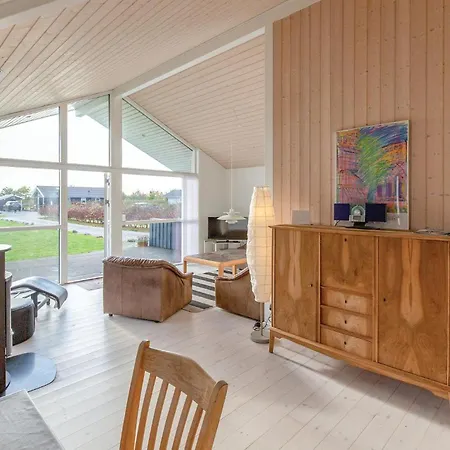 Amazing In With Kitchen Holiday home *